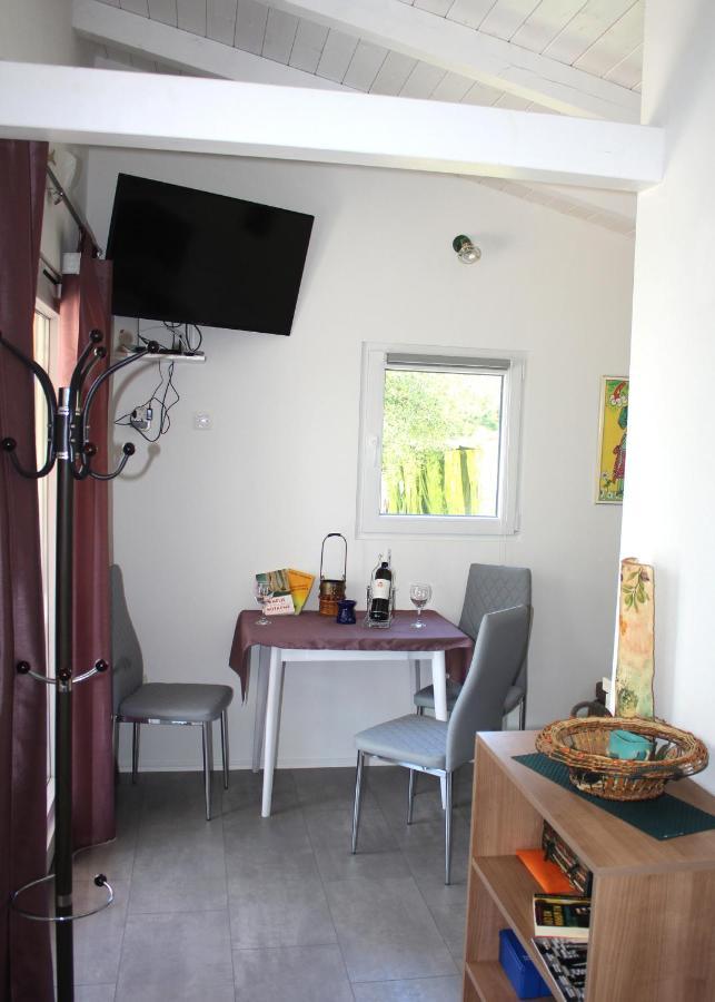 Oliven Garden Villa โรวีน ภายนอก รูปภาพ