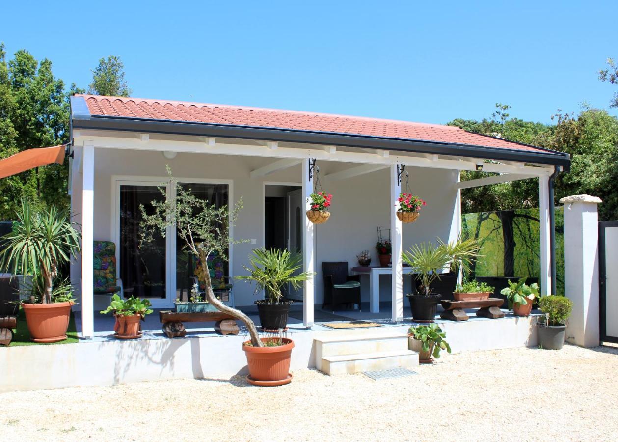 Oliven Garden Villa โรวีน ภายนอก รูปภาพ