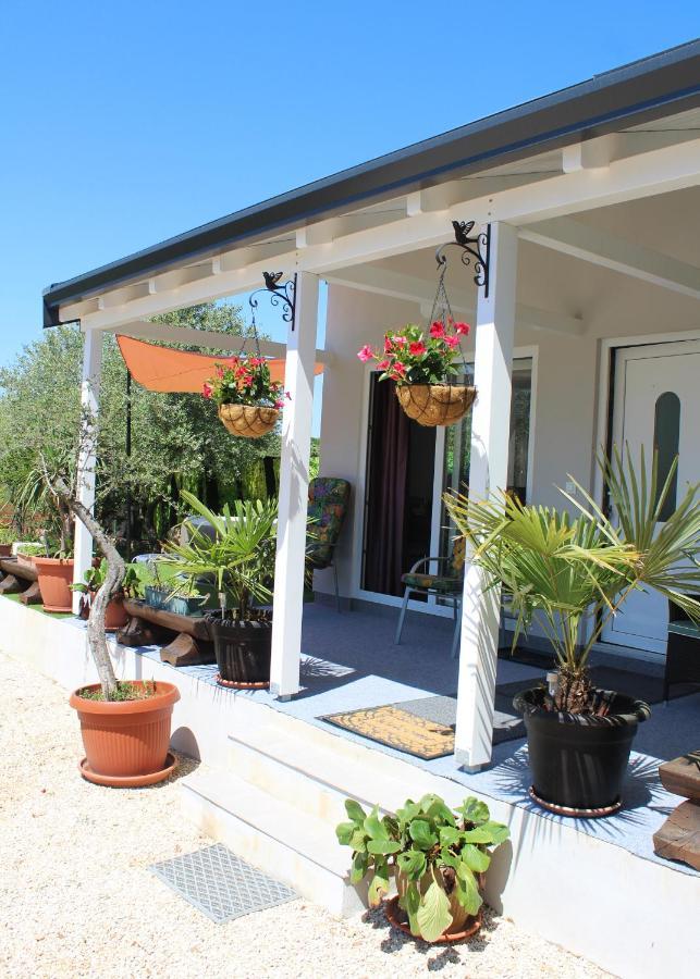 Oliven Garden Villa โรวีน ภายนอก รูปภาพ